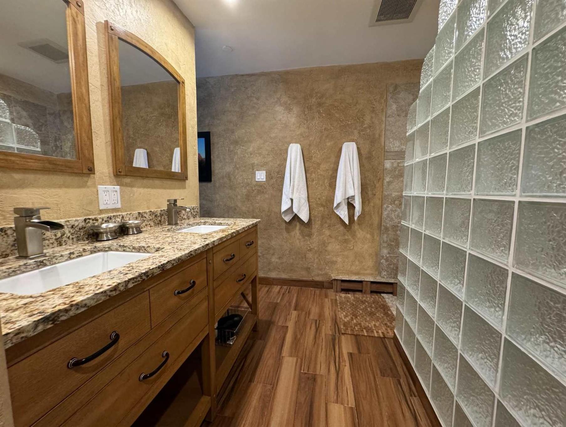 Best Location In The Heart Of Lions Head, Ski Lockers, Jacuzzi And Pool فيل المظهر الخارجي الصورة
